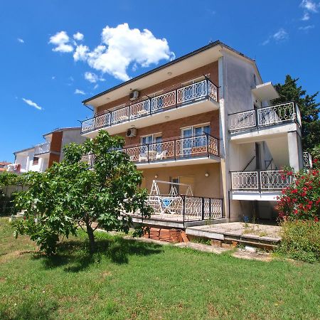 Apartments Josip 74 Pula Exterior photo