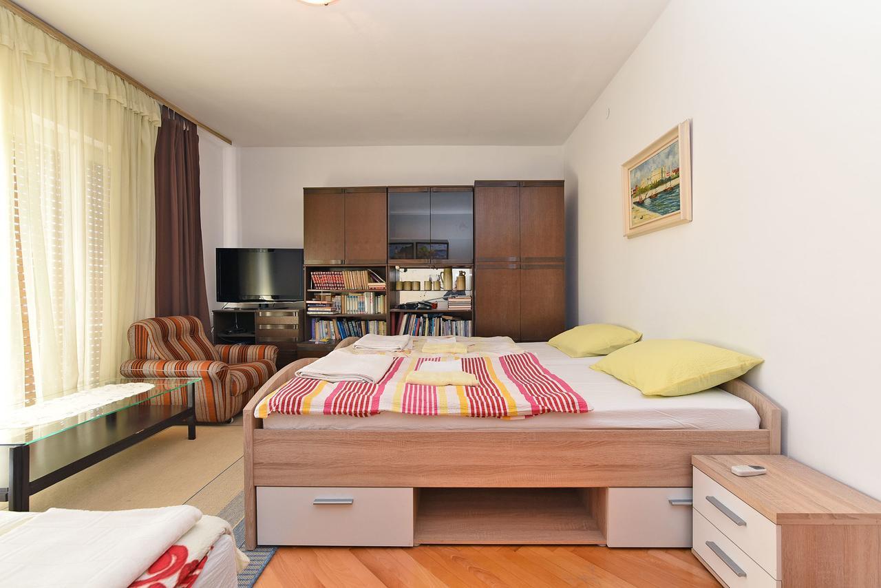 Apartments Josip 74 Pula Exterior photo