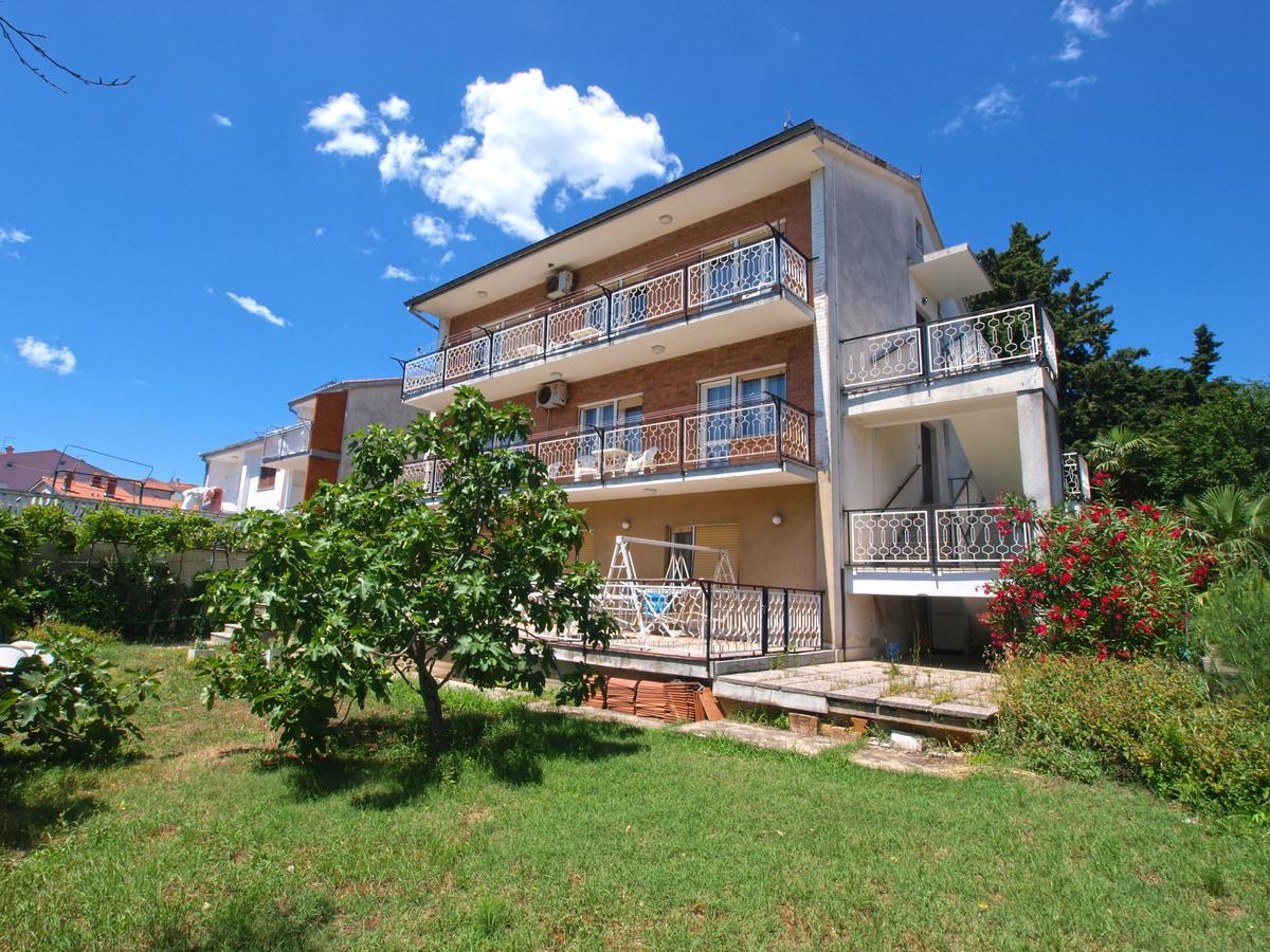 Apartments Josip 74 Pula Exterior photo
